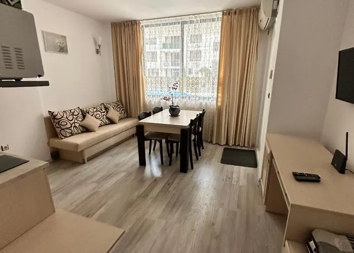 Апартамент Avalon, C102 *